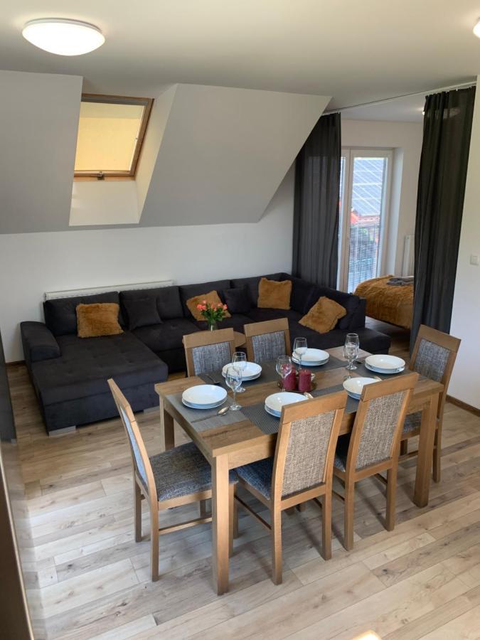 Cozy 2-Bedroom Vacation Apartment With Entire Top Floor Gaj  Екстер'єр фото