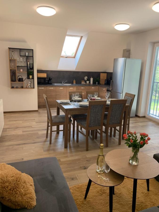 Cozy 2-Bedroom Vacation Apartment With Entire Top Floor Gaj  Екстер'єр фото
